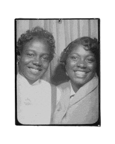 Animated gif of every photo in Mariame's archive.